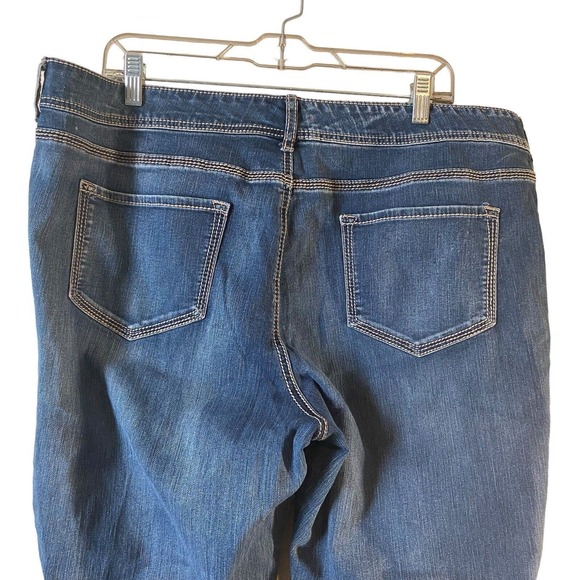 Maurices Jeans Women Size 20 Reg Embroidered Pockets Casual Distressed High Rise - Picture 13 of 13